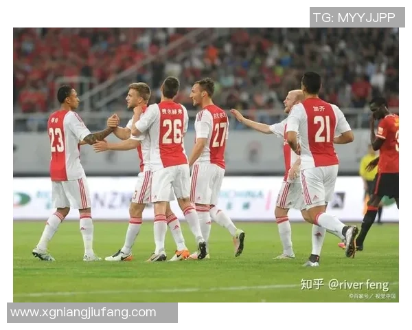 阿贾克斯青年队与奈梅亨激战正酣比分揭晓精彩瞬间回顾